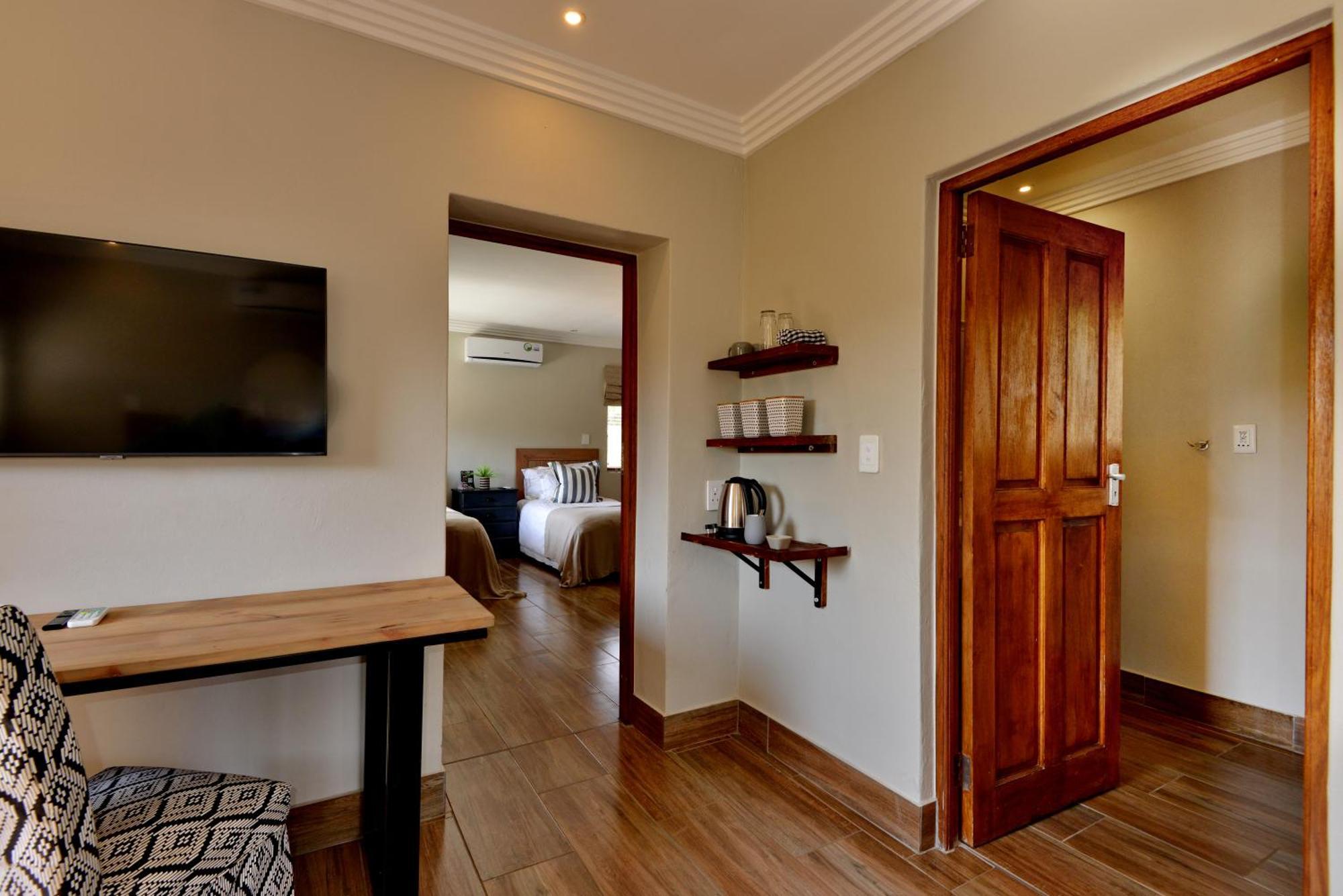 Thanda Manzi Country Hotel Центурион Экстерьер фото